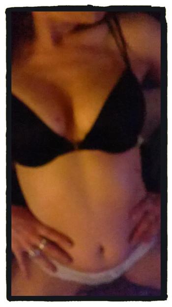 , 33  female escort, Calgary