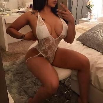 , 25 Latino/Hispanic female escort, Calgary