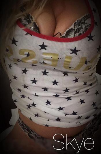 , 30  female escort, Calgary