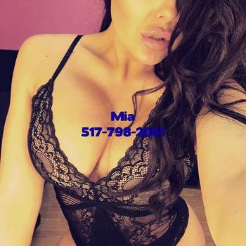 , 22  female escort, Calgary