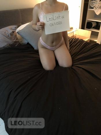 Karly downtown, 22 Asian female escort, Calgary