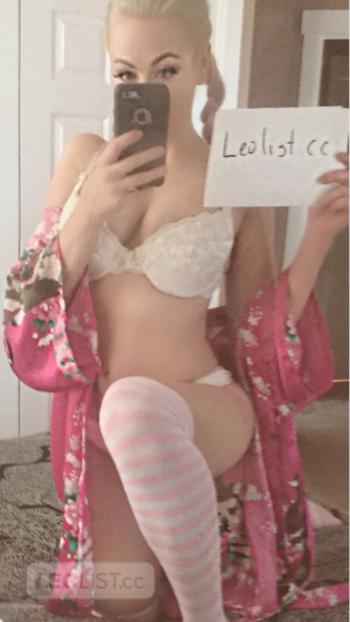 EMILY COXX, 27 Caucasian/White female escort, Calgary