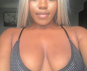 Sexy, 25 Black female escort, Calgary