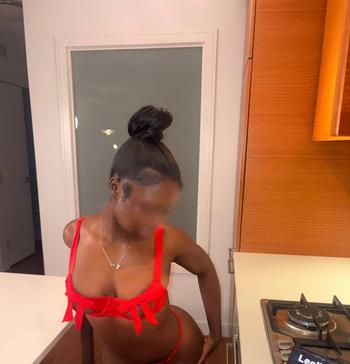 Elsiiex, 20 Mixed female escort, Calgary