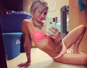 Ariel, 27 Caucasian/White female escort, Calgary