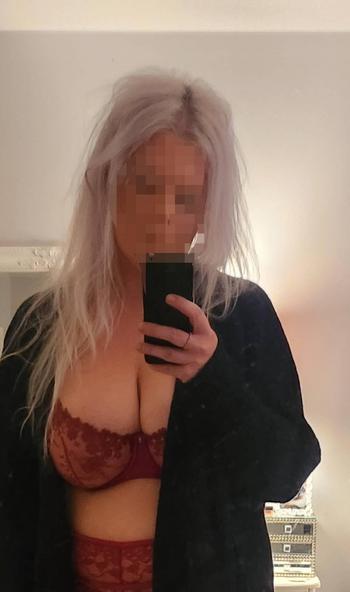 Kourtney, 29 Caucasian/White female escort, Calgary