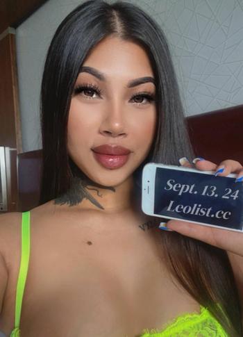 Leilani Amor, 24 Mixed female escort, Calgary