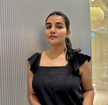 Divya, 24 Indo Canadian female escort, Calgary
