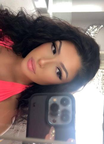 Hannah, 22 Caucasian/White female escort, Calgary