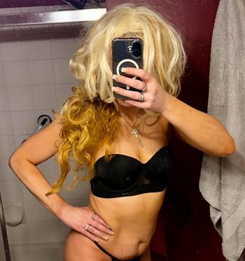Jessicaflower, 29 Caucasian/White female escort, Calgary