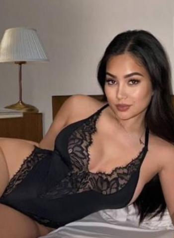 Naomi, 22 Mixed female escort, Calgary