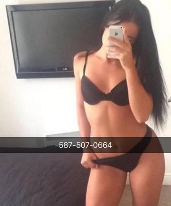 Sarah, 24 Caucasian female escort, Calgary