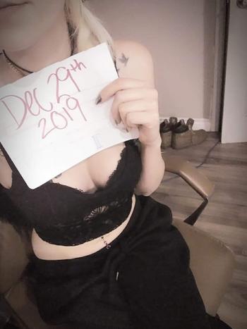 5879177606, 21 Caucasian female escort, Calgary